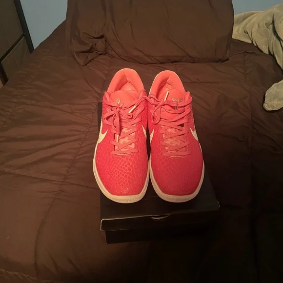 Kobe 6 Kay Yow Think Pink - Picture 5 of 6